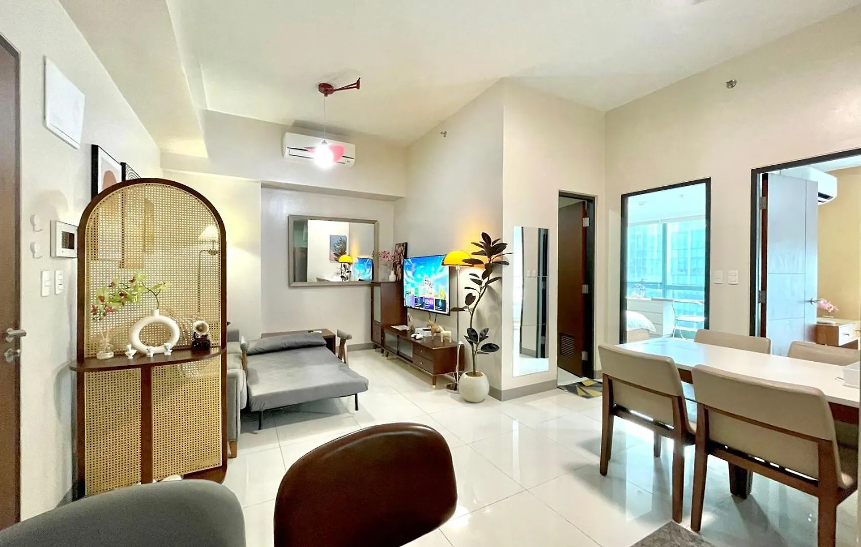 Spacious 2-Br Unit In One Uptown Residences Manila Filipinas
