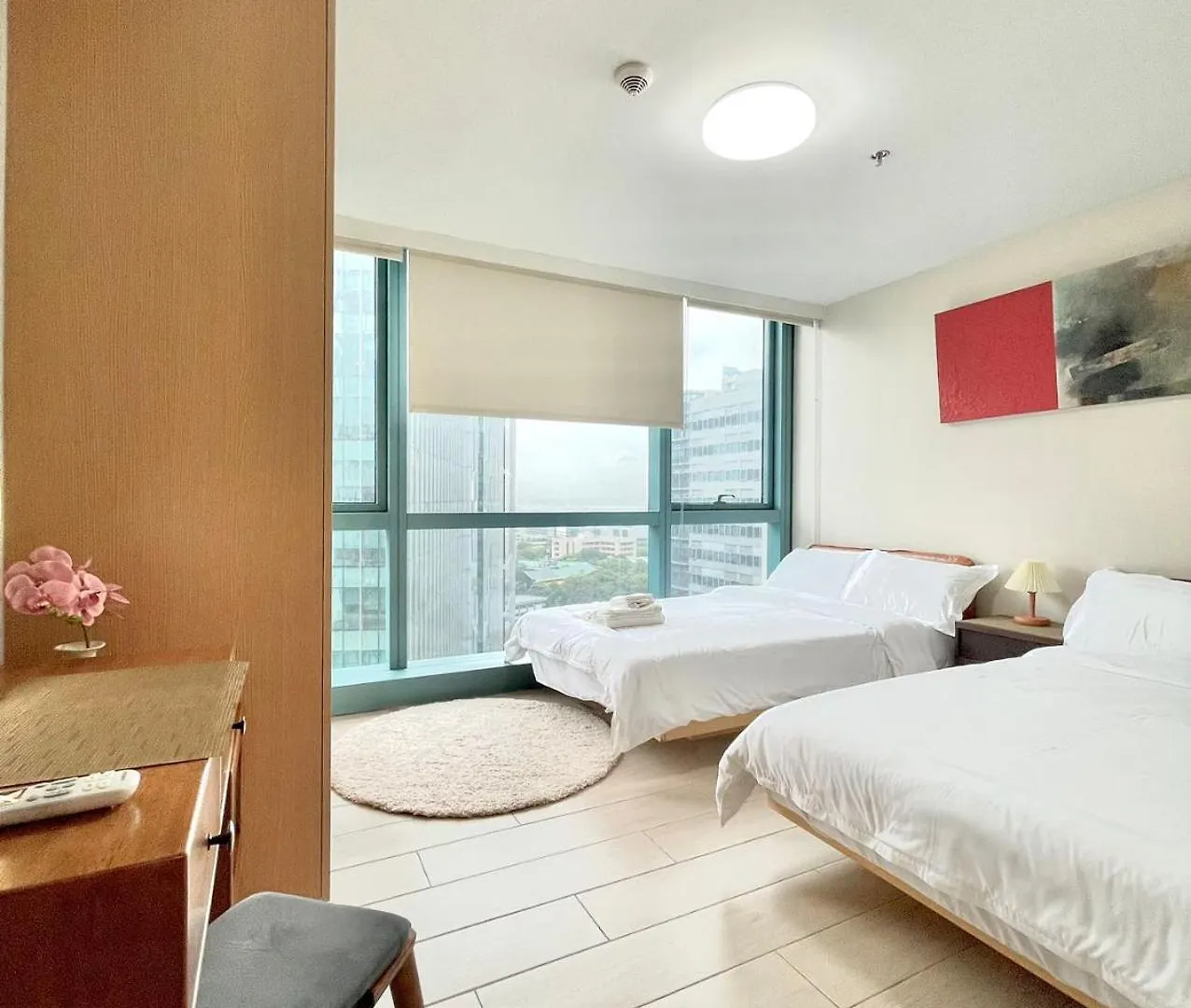 Spacious 2-Br Unit In One Uptown Residences Manila Apartamento